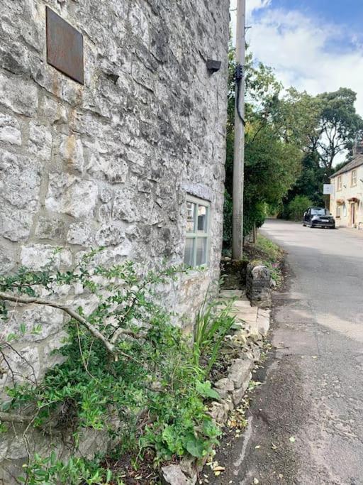 Idyllic, Rustic, Traditional In Rural Village With Wood Burner And A Great Local Pub * Taddington