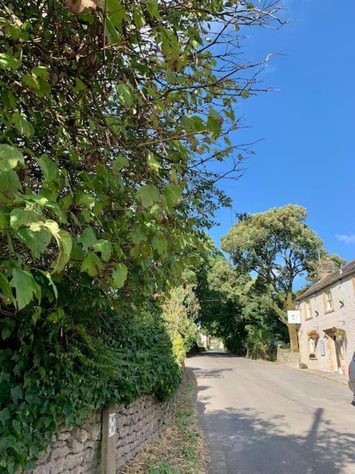Idyllic, Rustic, Traditional In Rural Village With Wood Burner And A Great Local Pub Casa de Férias Taddington
