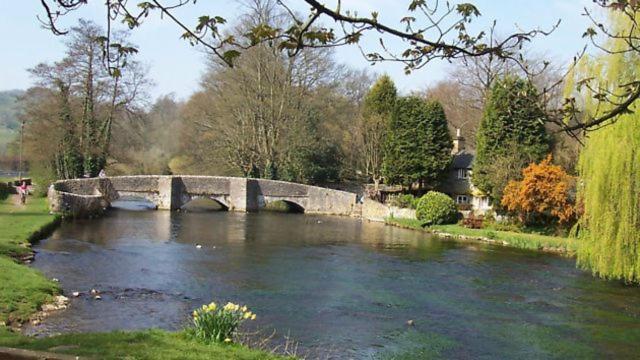 Idyllic, Rustic, Traditional In Rural Village With Wood Burner And A Great Local Pub * Taddington