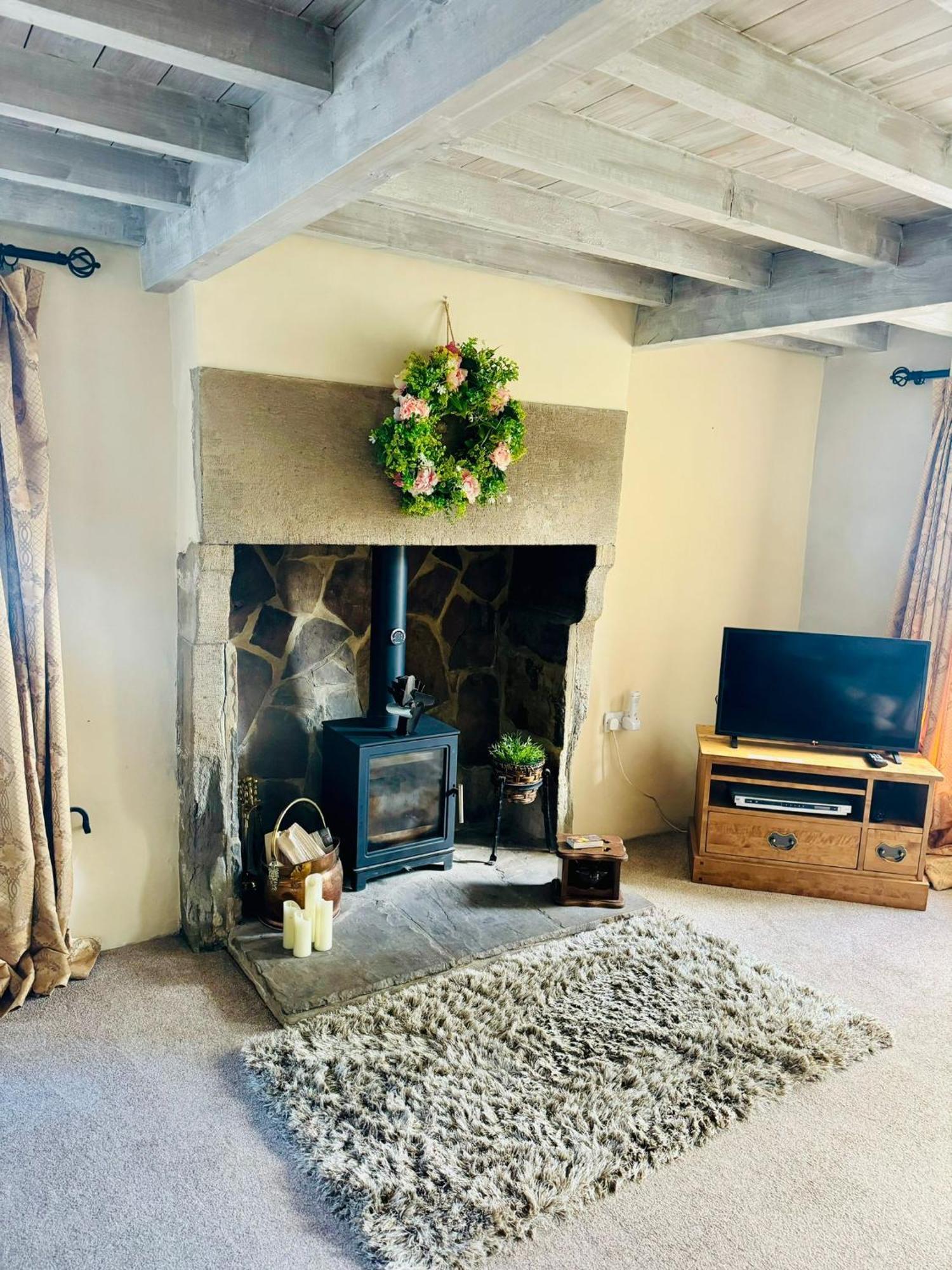 Idyllic, Rustic, Traditional In Rural Village With Wood Burner And A Great Local Pub Casa de Férias Taddington