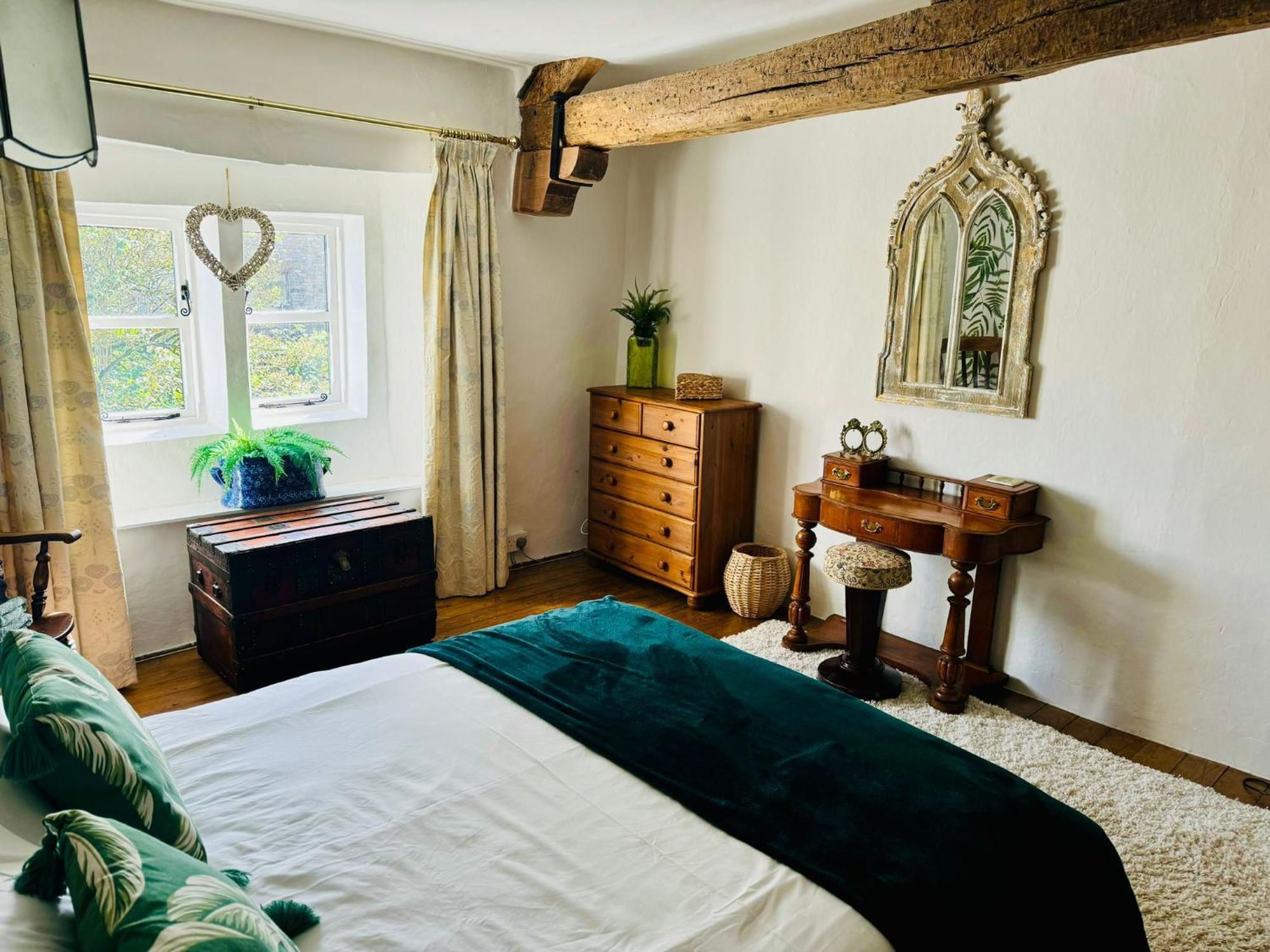 Idyllic, Rustic, Traditional In Rural Village With Wood Burner And A Great Local Pub * Taddington