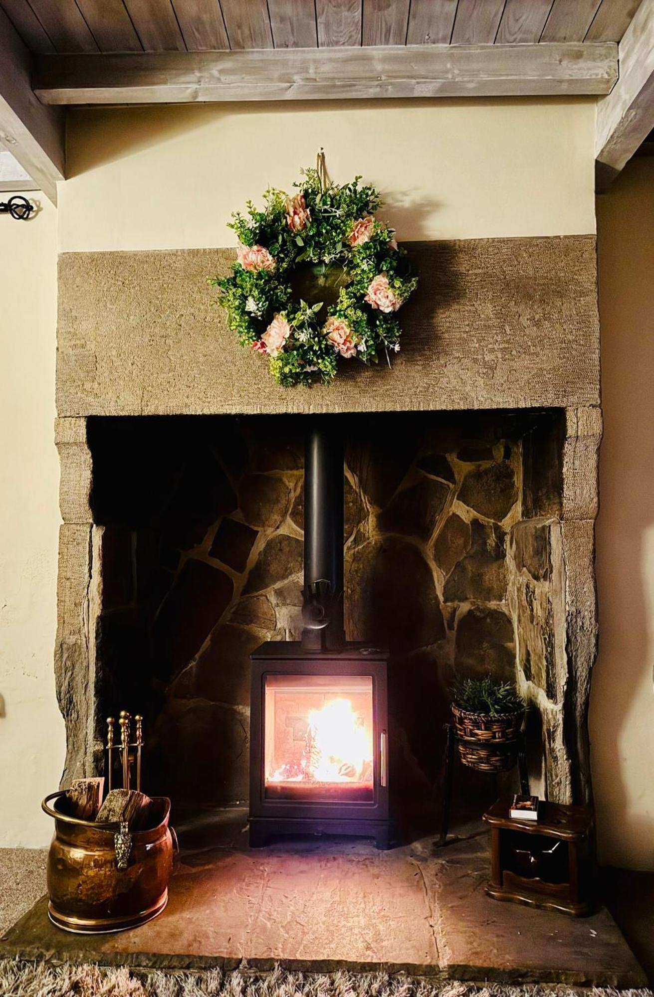 Idyllic, Rustic, Traditional In Rural Village With Wood Burner And A Great Local Pub Casa de Férias *