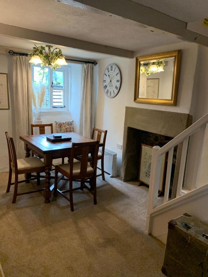 Idyllic, Rustic, Traditional In Rural Village With Wood Burner And A Great Local Pub Holiday home *